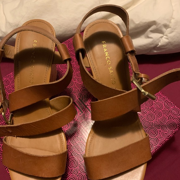 Selling shoes! Barely worn! - Picture 3 of 8